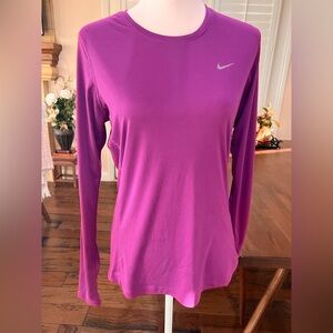 Nike Miler Dri-Fit Women's Running Top. Magenta color. Size L
